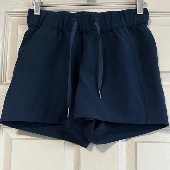 Lululemon On the Fly Navy Blue Shorts Women’s Size 2 - Picture 4 of 9